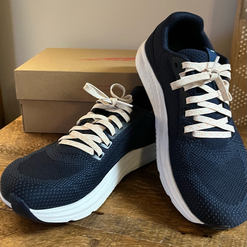 Altra Escalante 3 Women’s Running Shoe Size 10 EUC